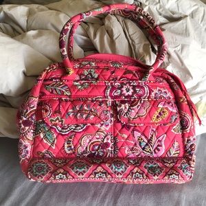 Vera Bradley shoulder bag.